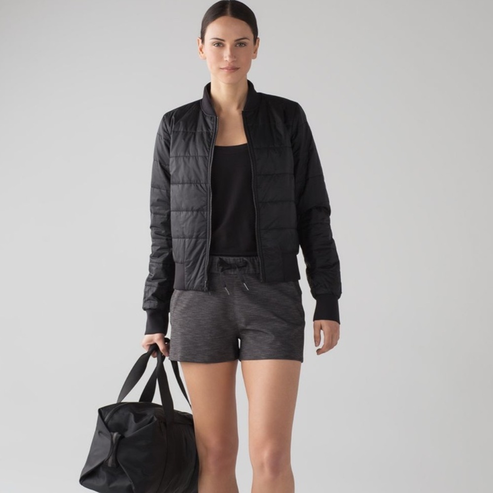 Lululemon On The Fly Short (3") size 8 - Picture 4 of 9